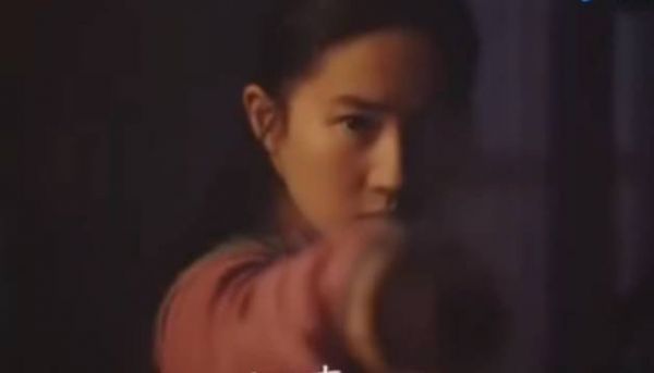 刘亦菲在主演的《花木兰》中男妆出镜……