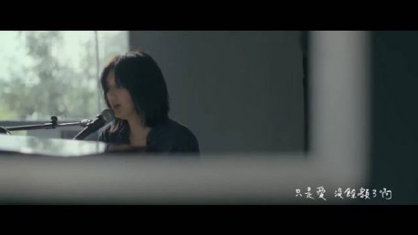 孙燕姿自弹自唱新歌《余额》 这是孙燕姿妈送给歌迷们的礼物……