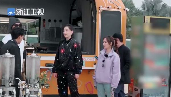 欢乐喜剧人孟佳遇上真正的欢乐喜剧人秦霄贤……