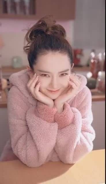 喜欢戚哥牛角妆的快来啊,戚哥贴心的给我们准备了妆容教程……