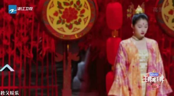 宋亚轩古装造型太了，经典舞台酷飒十足，白衣少年好绝！！！