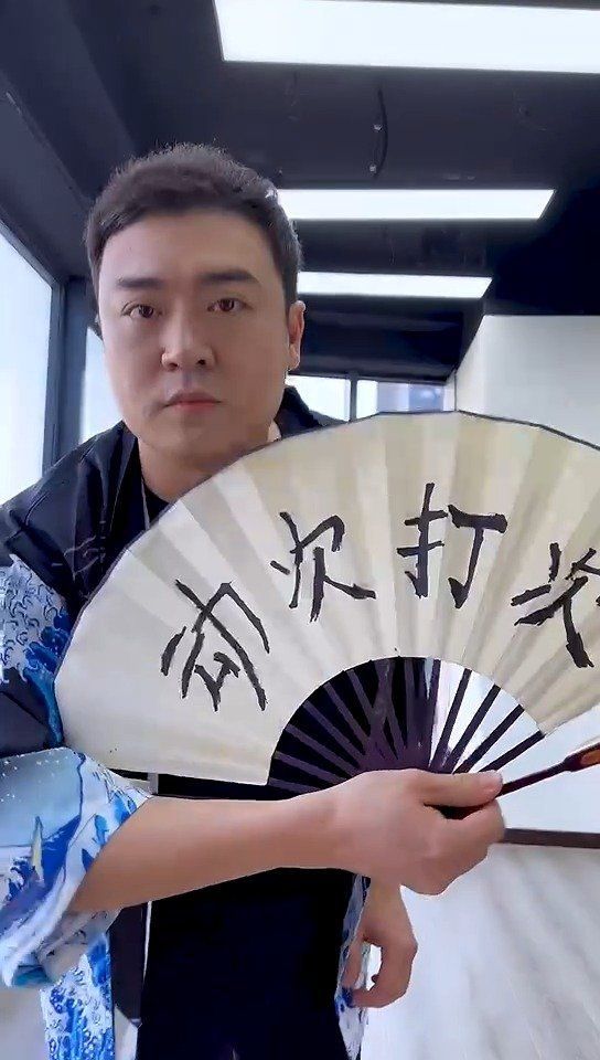 瞬间就把你的耳朵轻易俘获的广场舞神曲……