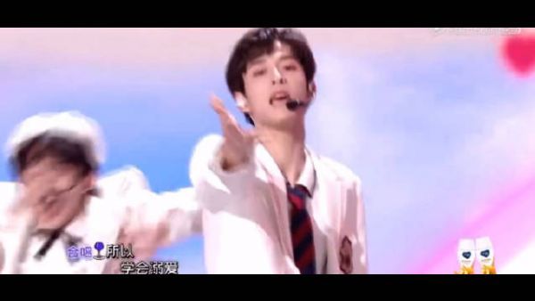 吴宇恒女孩好甜啊！这个脸和高音我可以了！