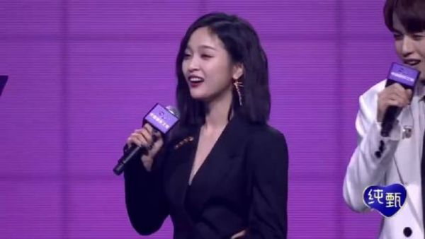 人气突破地球奖：吴宣仪，恭喜小选！今晚的舞台真的太精彩了！