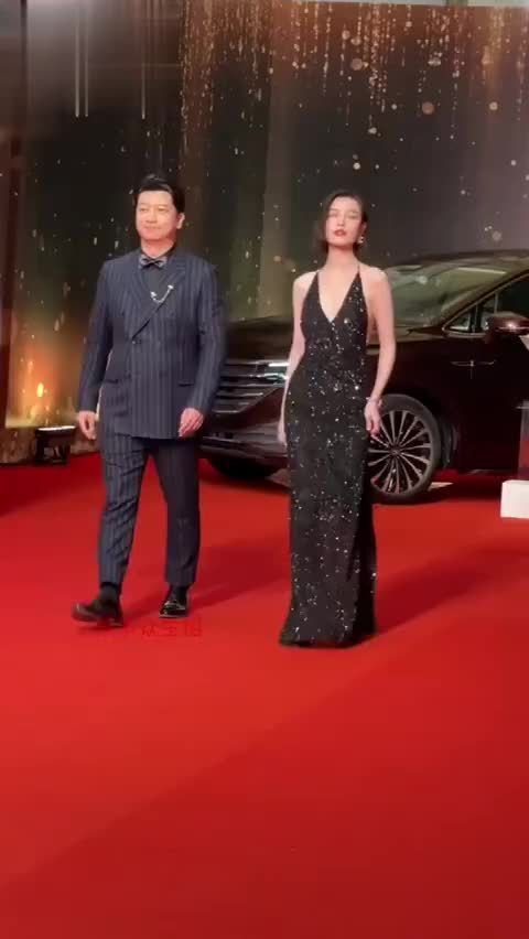 倪妮是暗夜小精灵吧，这一套也太美了！