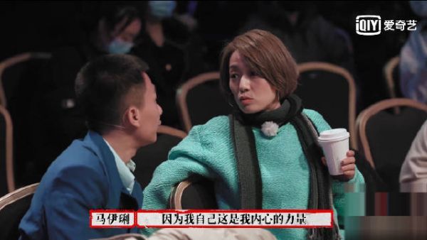 惊喜加盟最新一期《戏剧新生活》，女神精神饱满……