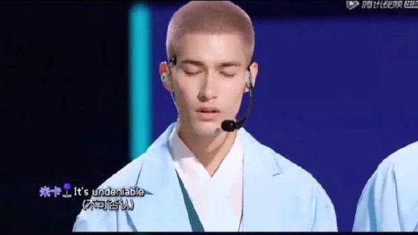 米卡也太太太太太好看了吧 不仅长得好看，还非常有才华……