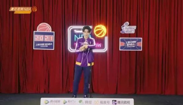 之前一直不知道这个小帅哥是谁,以为是一个网红呢……
