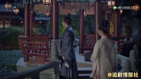 徐令宜做噩梦睡不着,出来透透气……