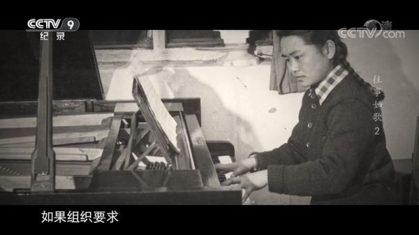 在清华读书时，的首席小提琴手刘西拉和钢琴伴奏陈陈……