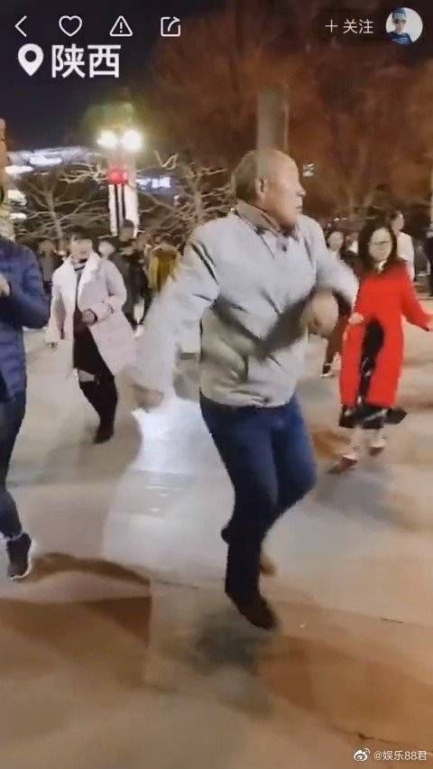 老了跳广场舞的你
