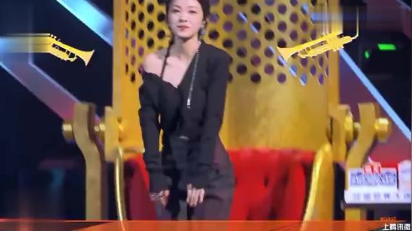 郭采洁表示你们今天一直在吐槽顾里，我听了很开心，然后站在这里，我才意识到，顾里竟是我自己！