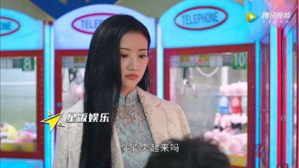这也太搞笑啦吧!居然抢小孩子的游戏币玩！