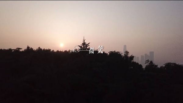 大多数80，90后的独生子女，都在经历着父母慢慢变老的过程……