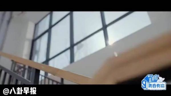 从小跟着爷爷生活……