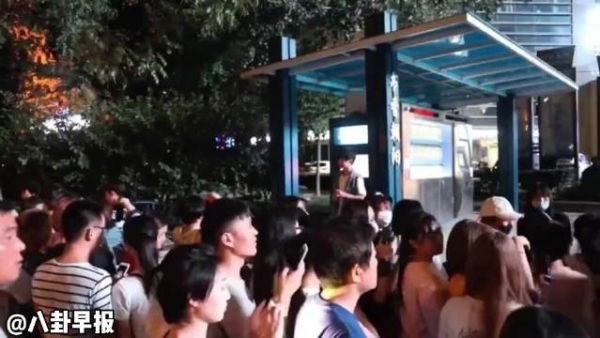 张真源三次唱偏爱：……