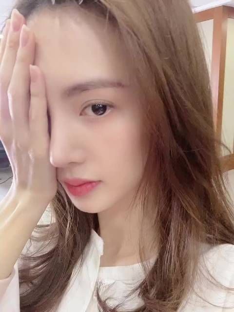 哈哈哈哈哈哈哈没想到吧金晨已经偷偷在她的超话连续签到15天了