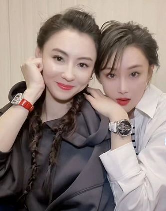 张馨予晒出与张柏芝的合影
