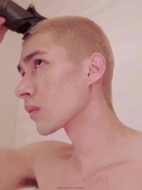 这真的是不花钱就可以看到的吗?为什么可以有人剃头都这么性感!