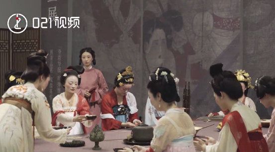 让名画活起来!上海小姐姐演出真人版唐代名画宫乐图