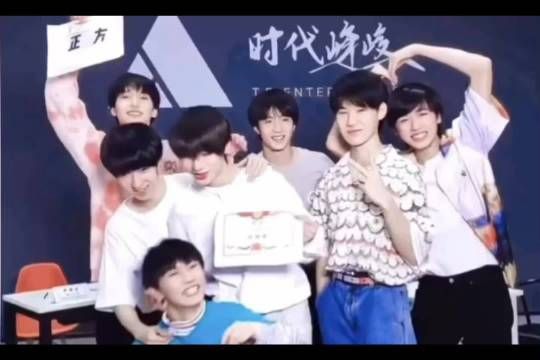 一直觉得小炸翻唱的forever young 太太太有感觉了 闭着眼睛……