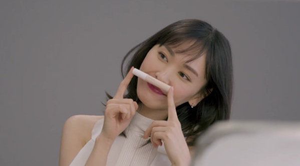 老婆新广告~自然！大方！美丽！ 试问谁不爱美女？ 我可以~