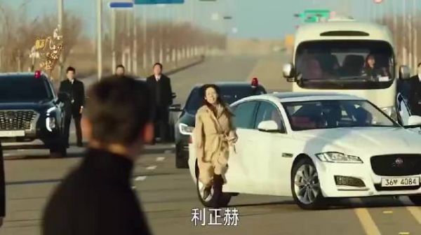 结婚两个字真的说了很多遍，不结婚很难收场，恋爱中的小女人