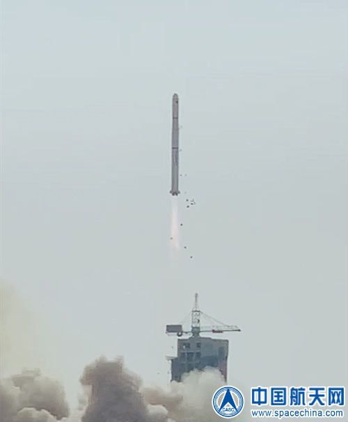 长四丙火箭升空（武亚姮 摄）