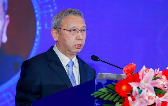 中国社会保险学会副会长唐霁松