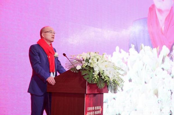 郭广昌在舍得酒业经销商大会上  图源：舍得酒业