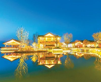 　　沔阳小镇迷人的夜景　　肖 波摄