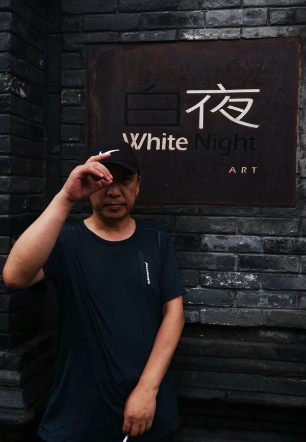阿信在成都白夜酒吧