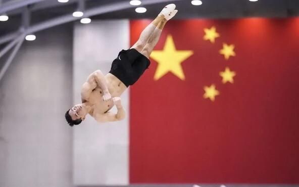 我体操健儿积极备战东京奥运会