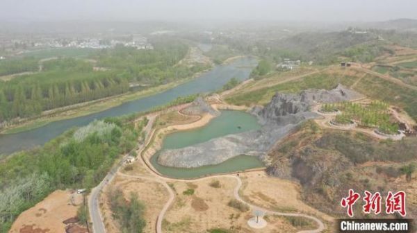 图为鹤壁市黑山头玄武岩矿生态保护修复效果初显 河南省自然资源厅供图