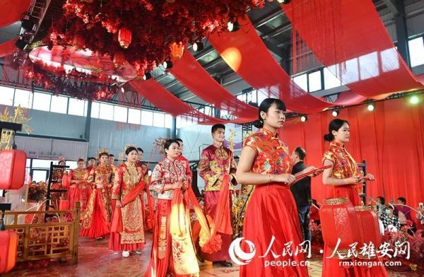雄安新区举办“情缘雄安 姻为有你”集体婚礼。人民网 宋烨文摄