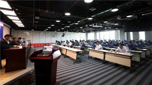 石化院新能源新材料机构成立大会现场图。石化院 供图