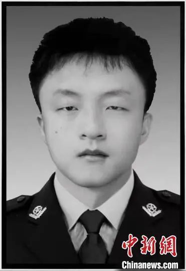 余俊，男，1999年4月6日出生，江西庐山市人。　江西警方 供图