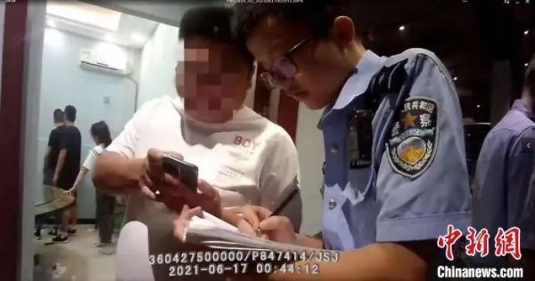 图为当日执法记录仪画面。江西警方 供图