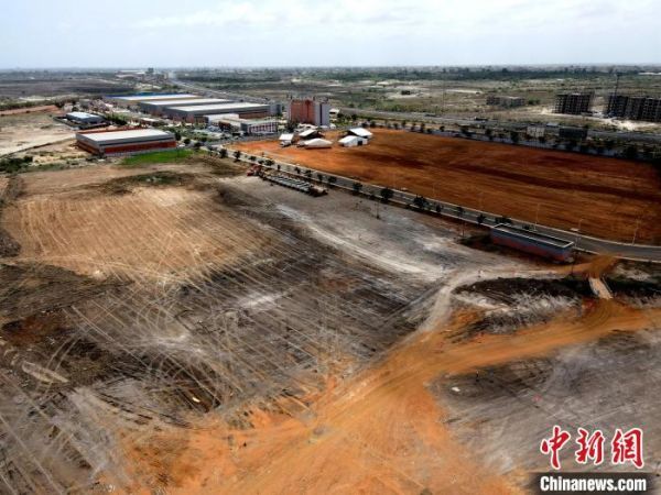 加姆尼亚久国际工业园二期项目正式开工建设。　四川路桥供图