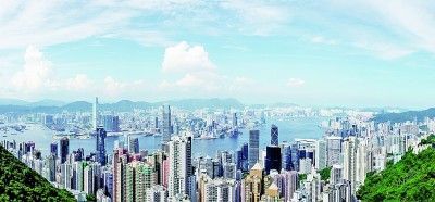     维多利亚港鳞次栉比的高楼大厦见证香港“一国两制”事业走过非凡历程。  资料图片