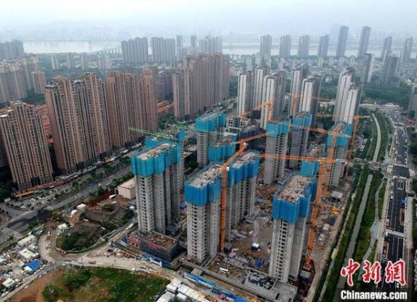 资料图：航拍福州市区楼宇林立。中新社记者 吕明 摄