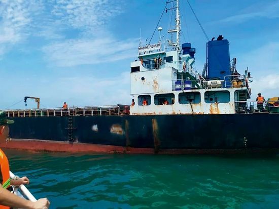 2019年6月17日晚，中国海关缉私部门查获“海上先锋号”。图/厦门海关缉私局