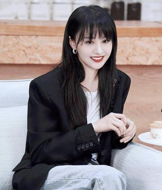郑爽深夜再为代孕真诚道歉