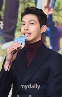 韩男星崔正元否认当第三者 称把女方当妹妹约吃饭