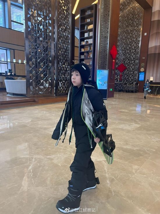 嗯哼被爸爸说“看起来像高手”