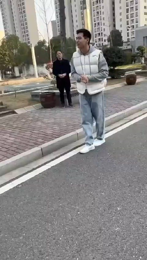 网友荆州偶遇李现