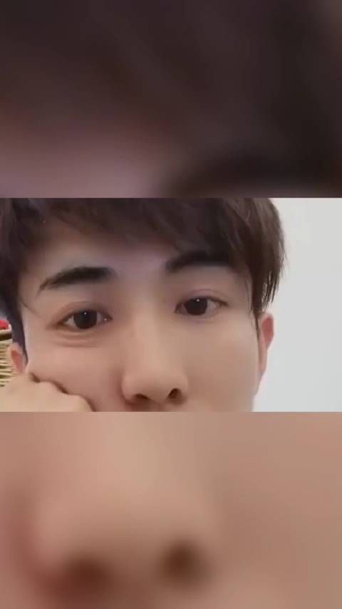 先前被细心网友发现俩人更新微博……