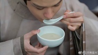 太后在鱼汤里下毒,逼着沈妙喝下,哪料皇上抢先喝下