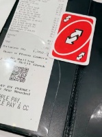 这个相当于你在大街上丢一张杀,然后有人拿出了一张闪!