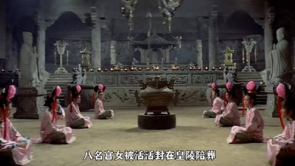 八名宫女被封在皇陵陪葬，怎料五十年后，竟还有一个人活着！
